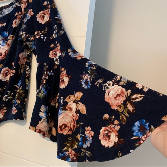 Raggs II Riches | Off Shoulder Floral Shirt - Picture 5 of 14